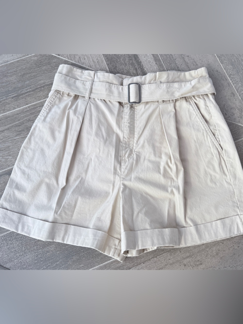 Banana Republic- Classic High-Waist Khaki Women’s Shorts